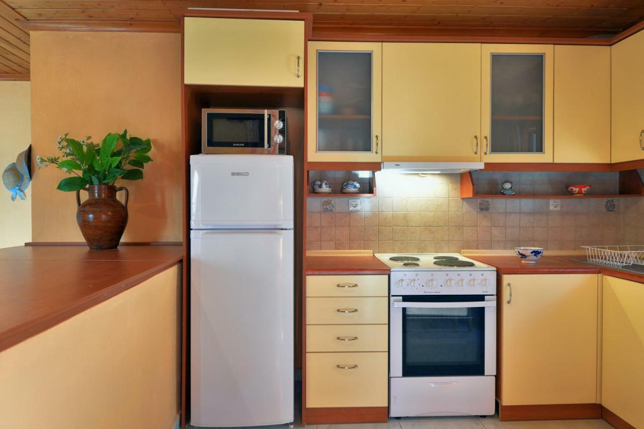 Mikroulis Residence Mastoratika Экстерьер фото
